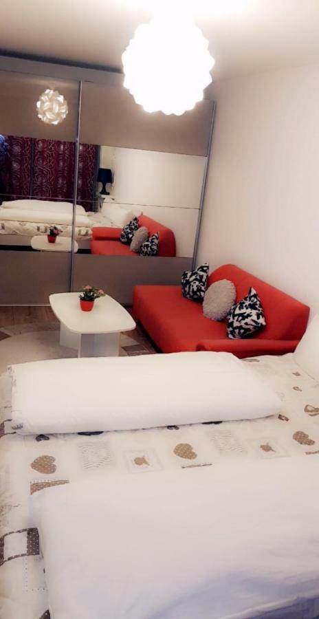 Sehr Schoene Drei Zimmer Deluex Wohnung In Sindelfingen Exterior foto