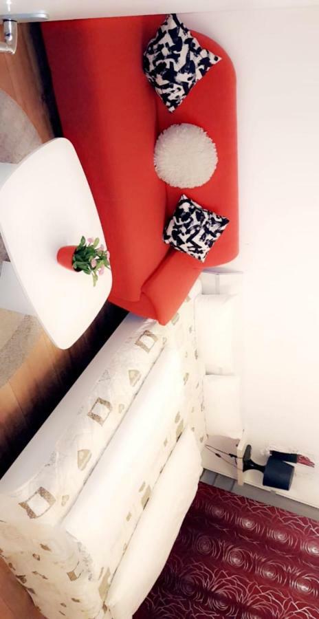 Sehr Schoene Drei Zimmer Deluex Wohnung In Sindelfingen Exterior foto